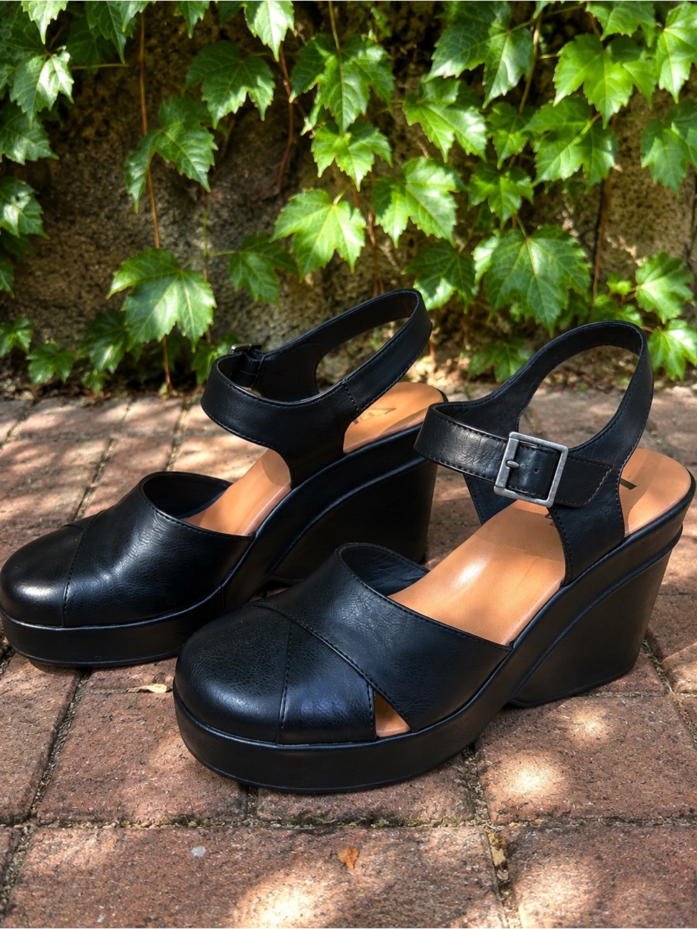 KORKS Black Y2K Style Chinky Club Kid Mary Jane Platform Shoes, 11